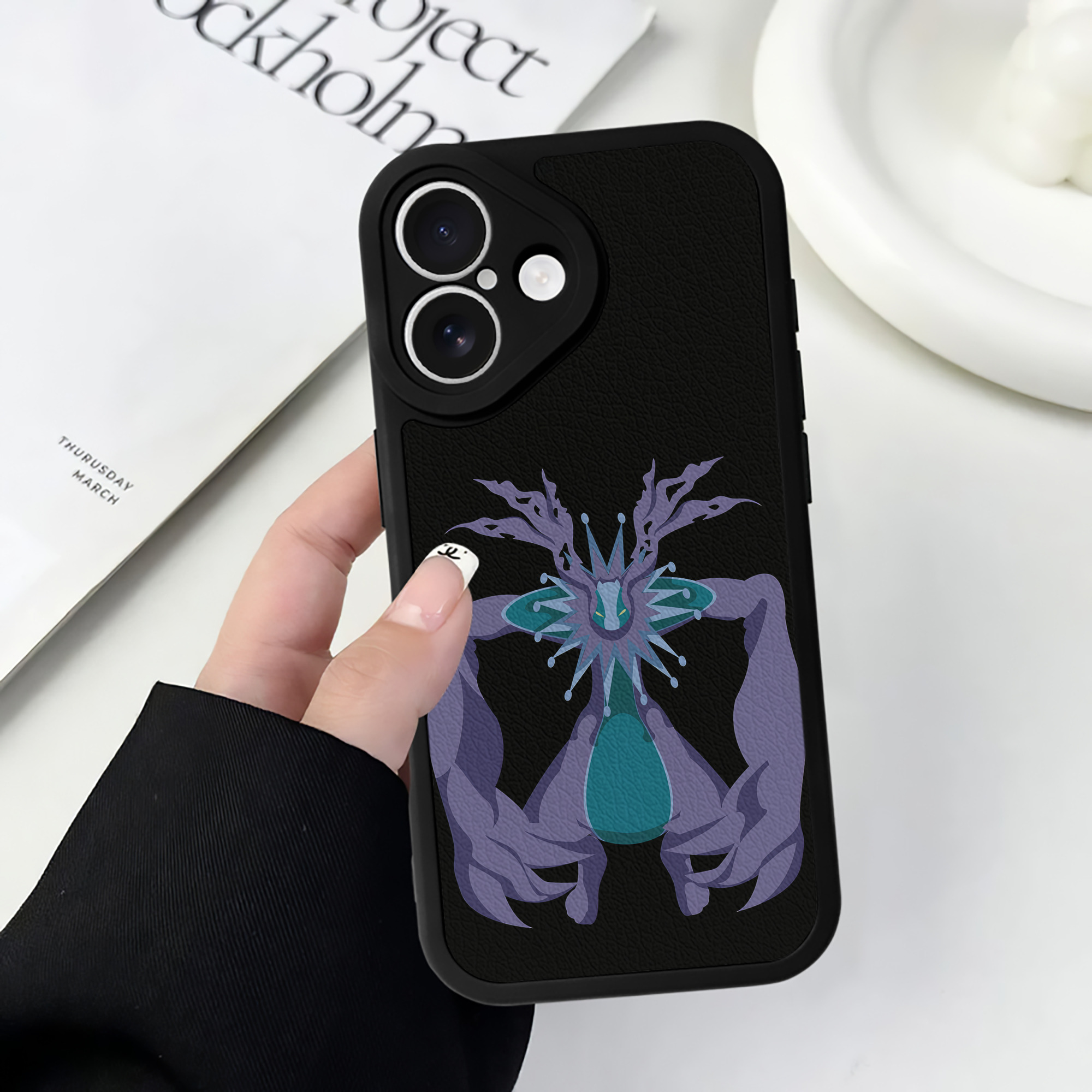 （画像用） Digimon デジタルモンスター/デジモン 【iPhone 16シリーズ対応】シリコンスマホケース（レザー調） 材質：シリコン